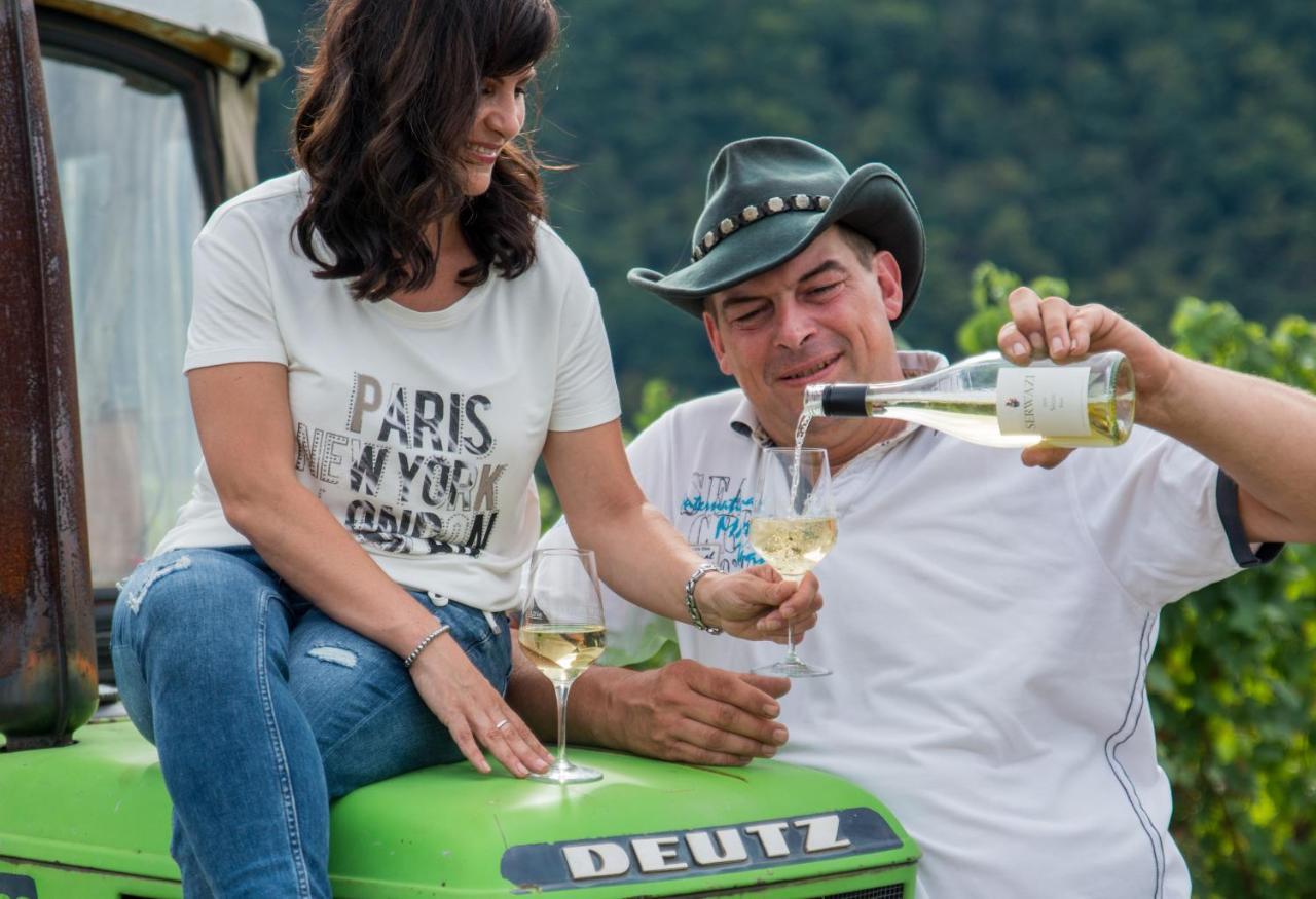 Weingut Erich Serwazi Mesenich Extérieur photo